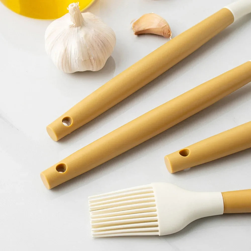 MesaWorks™ Pure 12-Piece Silicone Utensil Suite